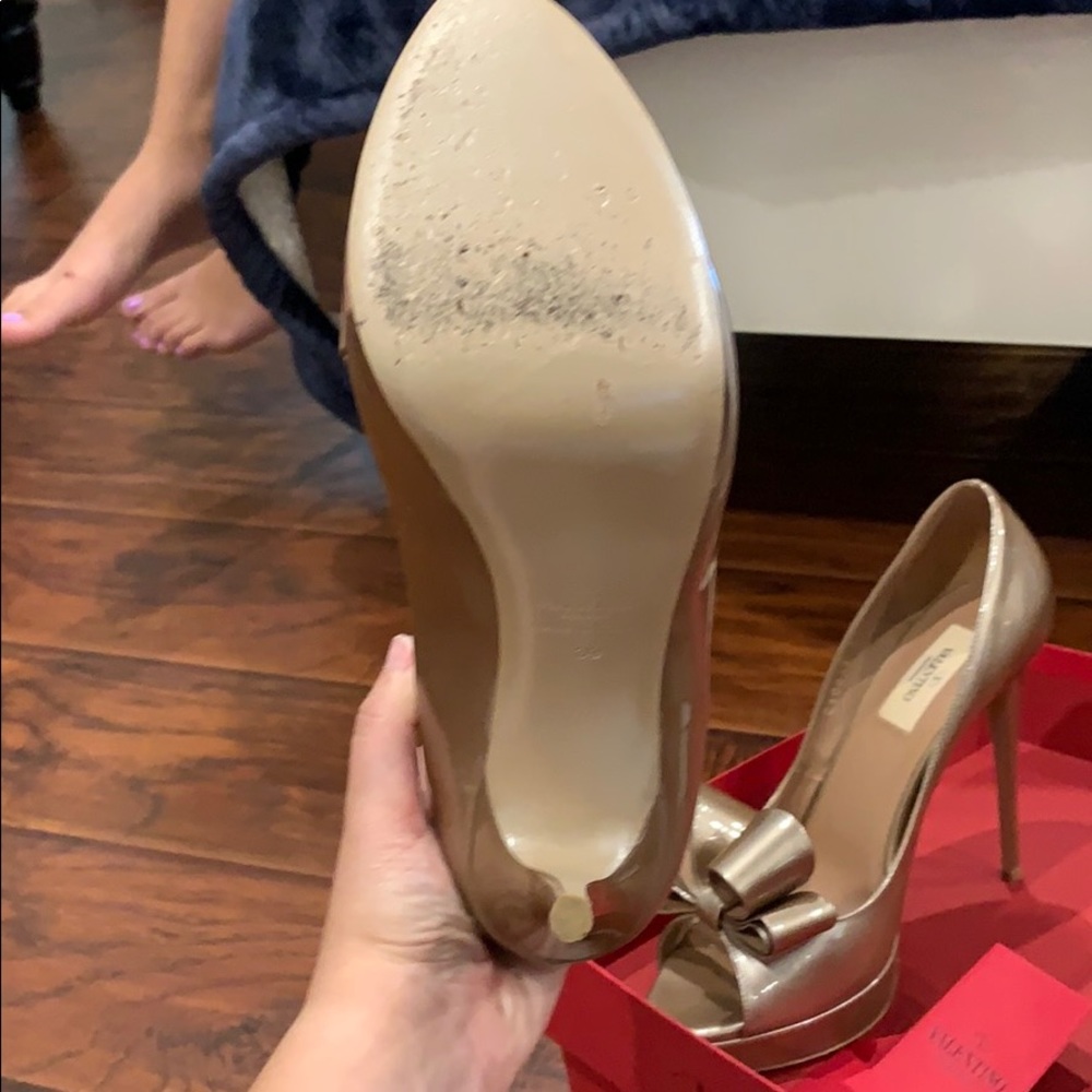 Valentino - Picture 4 of 5